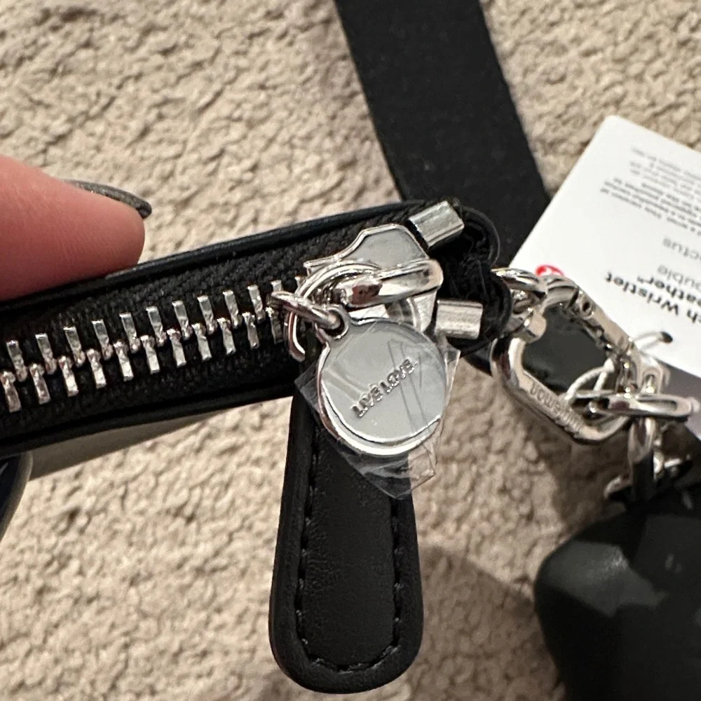 NWT lululemon Black Dual Pouch Wristlet *Cactus “Leather” - Picture 8 of 9